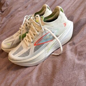 Brooks Hyperion Max 3